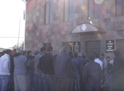 «Մենք չենք նահանջելու, մենք ամեն ինչ անելու ենք». Կալանավորված Գրիշա Հակոբյանի հարազատները այլ քայլերի են դիմելու