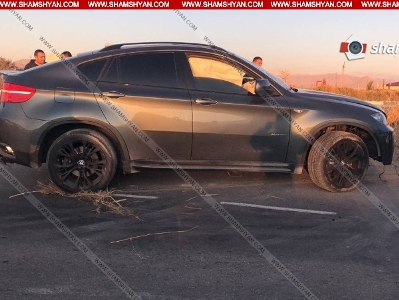 Արարատում վթարից հետո BMW X6–ի վրայից հանել են համարանիշներն ու փորձել ավտոմեքենան դեպքի վայրից հեռացնել (ֆոտո)