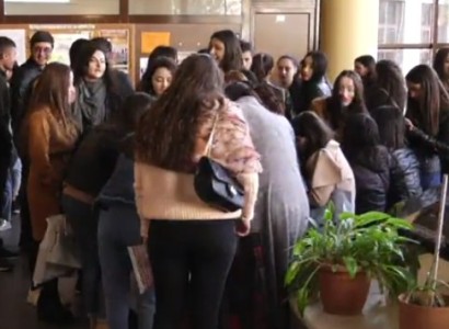 Հայ բանասիրության ֆակուլտետի դասախոսները եւ ուսանողները դեկանի մոտ են․ այստեղ է նաեւ Գեղամ Գեւորգյանը