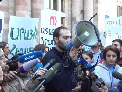 Արայիկ Հարությունյանը հատեց կարմիր գիծը, մեր ինքնությունը չպետք է վտանգի տակ լինի․ ՀՅԴ-ական երիտասարդներ