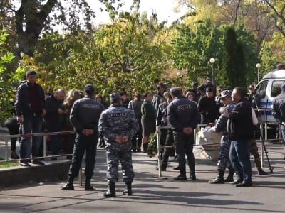Kocharyan’s supporters stage protest in front of Shengavit district court