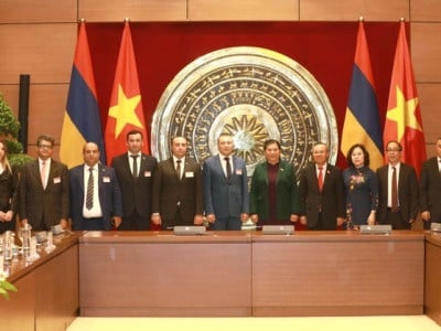 Armenian deputy parliamentary speaker-led friendship group on visit to Vietnam