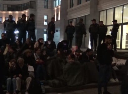 Youth demanding Armenian education minister's resignation to spend night in front of ministry