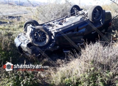 Գեղարքունիքում Toyota Land Cruiser-ը բախվել է քարերին եւ գլխիվայր շրջվել. կան վիրավորներ (ֆոտո)