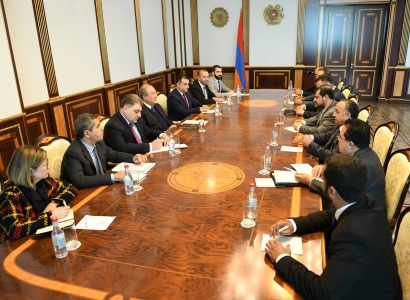 Նախագահ Արմեն Սարգսյանն ընդունել է էմիրաթական Թավազուն տնտեսական խորհրդի պատվիրակությանը (ֆոտո)