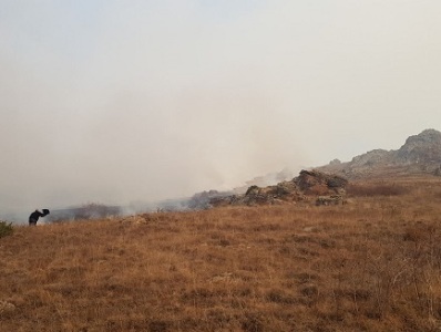 Խոշոր հրդեհ՝ Սյունիքի Ախլաթյան գյուղին հարակից սարում. Մարմանը ներգրավվել է 19 փրկարար, 45 տեղի բնակիչ