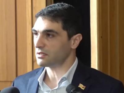 «Մի պահ ա եղել, անձնական բան չկար, մենք վաղուցվա ընկերներ ենք». ինչ է եղել Հակոբ Սիմիդյանի եւ Վարդան Ադաբեկյանի միջեւ