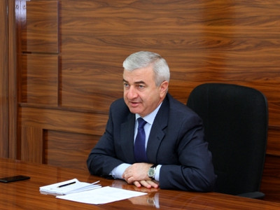 «Մինչեւ շաբաթվա վերջ առաջարկներ ներկայացրեք». Աշոտ Ղուլյանը հրավիրել է աշխատանքային խորհրդակցություն