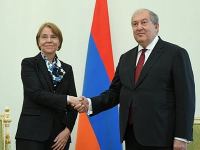 New Ambassador of Netherlands presents letter of credence to Armenia President