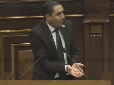 «Հիշեցնե՞մ, ով ում ՀԿ-ում էր աշխատում».Արման Աբովյանը վրդովվեց