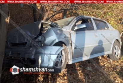Կոտայքի մարզում 22-ամյա վարորդը Opel-ով բախվել է շինության քարե պարսպին.կան տուժածներ