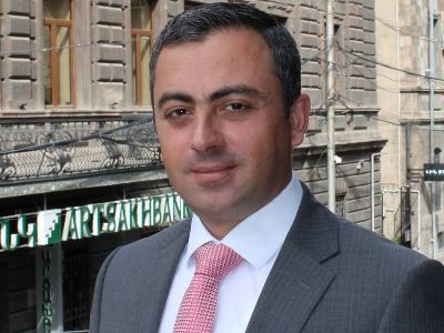Քեզ գերազանցեցիր, չափդ անցար.Իշխան Սաղաթելյանը՝  Արայիկ Հարությունյանին