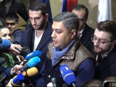 «Ժողովուրդ». Քաղաքական ճնշո՞ւմ թե՞ հրաժարական․ Վանեցյանն «անատամ» չի եղել. մանրամասներ ՀՖՖ գործկոմի նիստից