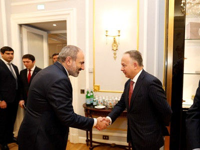 Armenian PM meets with Italian Trade Agency President in Rome