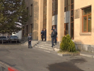 Armenia ex-President Kocharyan supporters protest outside court
