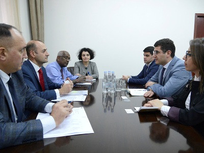 Armenian deputy justice ministers receive World Bank Senior Economist