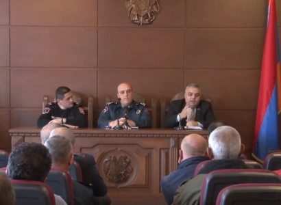 Ոստիկանության աշխատակիցները հանդիպել են հանրային տրանսպորտի կազմակերպությունների ներկայացուցիչների հետ