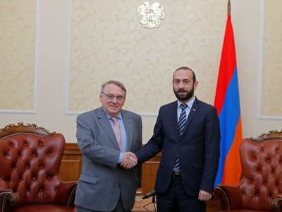 Armenian parliamentary speaker receives Czech Ambassador