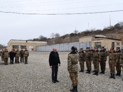 Karabakh President visits military units