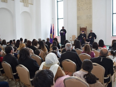 Հարկավոր է զերծ պահել ազգը ներմուծվող արատավոր երևույթներից. Ամենայն Հայոց Կաթողիկոս