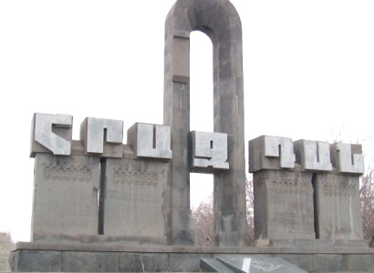 Շքամուտքում դանակահարված տղամարդը մահացել է