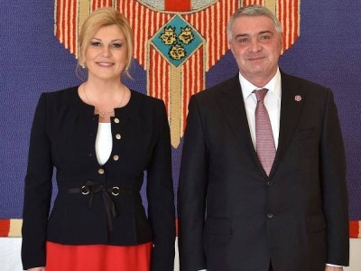 Armenian Ambassador presents his credentials to Croatian President
