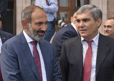 «Իրավունք». Սրվել են նախկին ու ներկա վարչապետների հարաբերությունները. Հայհոյանքներ է տալիս Նիկոլի հասցեին