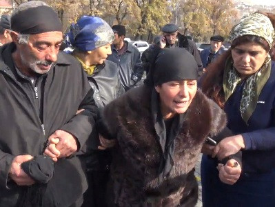 «Ով ա սպանել իմ բալին, բերեք»․ հրազենային վիրավորում ստացած զինվորի մայրը ուշագնաց եղավ