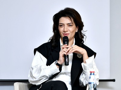 Armenia PM's wife invites Mehriban Aliyeva to Karabakh to listen to Mugham