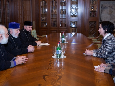 Catholicos of All Armenians receives Lithuania Ambassador