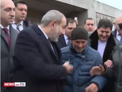 Armenia PM attends housewarming ceremony in Lernantsk village
