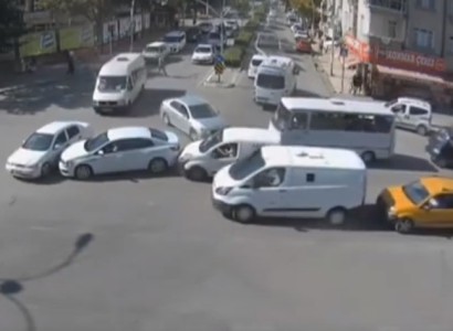 Անհավանական ավտովթարների շարքից