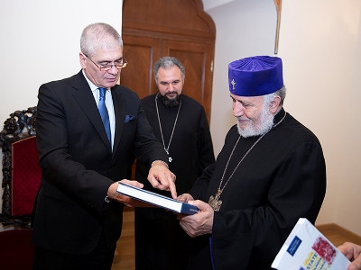 His Holiness Karekin II receives newly appointed Romanian Ambassador