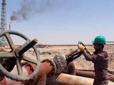 Assad says US sells oil stollen from Syrian fields to Turkey
