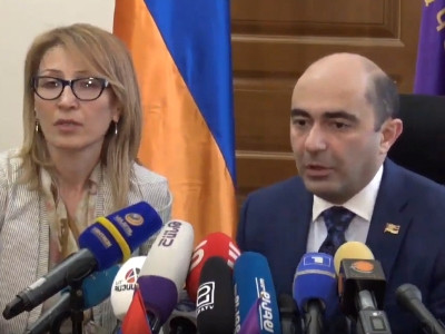 Bright Armenia party: Yerevan mayor makes fun of municipal council members