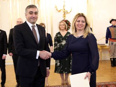 Armenia Ambassador presents Letters of Credence to Slovakia President