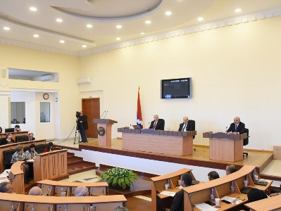 2020-ին Արցախում բարձրանալու են թոշակները, ուսուցիչների աշխատավարձերը եւ նվազագույն աշխատավարձը. Բակո Սահակյան