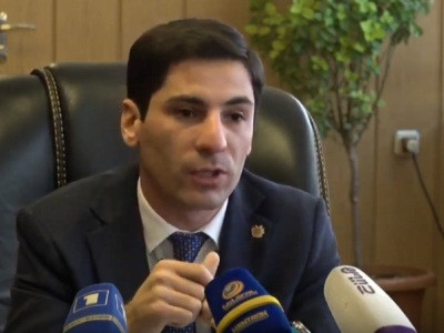 Արարատի մարզպետը վարսավիրի հետ կապված միջդեպի լուրի համար դատի է տվել լրատվամիջոցին