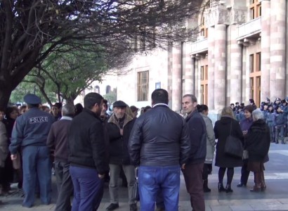 Վաղարշապատի դպրոցի ուսուցիչներն ու ծնողները կառավարության ներկայացուցչին նամակ հանձնեցին