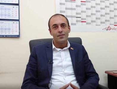 Newspaper: Armenia ruling power MP on PM daughter’s $30,000 car - What vicious thing is there?