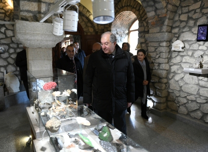 Armenia president and his wife visit State Geological Museum of Shushi (PHOTO)