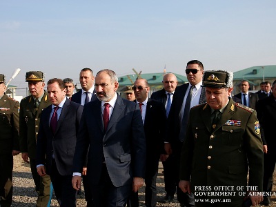 Armenian PM visits military unit