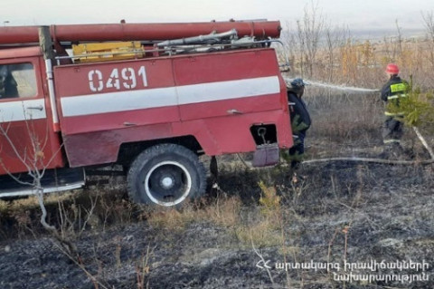 Լոռու մարզում այրվում է խոտածածկ տարածք