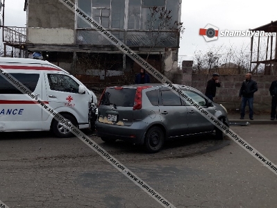 Լոռու մարզում. բախվել են ոստիկանի Nissan-ն ու շտապօգնության ավտոմեքենան. բժշկուհին տեղափոխվել է հիվանդանոց (ֆոտո)