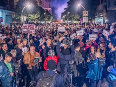 Montenegro PM prohibits police from applying force against protesters