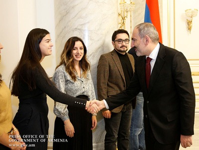 Armenia PM receives winners of "Neruzh" program for Diaspora Armenians' startups