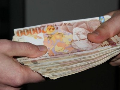 Գեղարքունիքի մարզպետարանի աշխատակիցները 113,5 մլն դրամի պարգեւատրում են ստացել