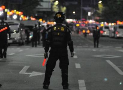 Hong Kong police paid $ 17 million in benefits amid 6 months of protests