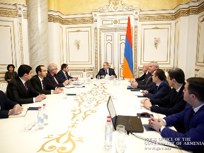 Armenian PM discusses Vanadzor development program