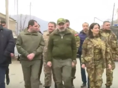 «Գյուղերում հո տենց պիտի ցեխ չլինի, պիտի փողոց լինի». Փաշինյանը՝ Պապիկյանին